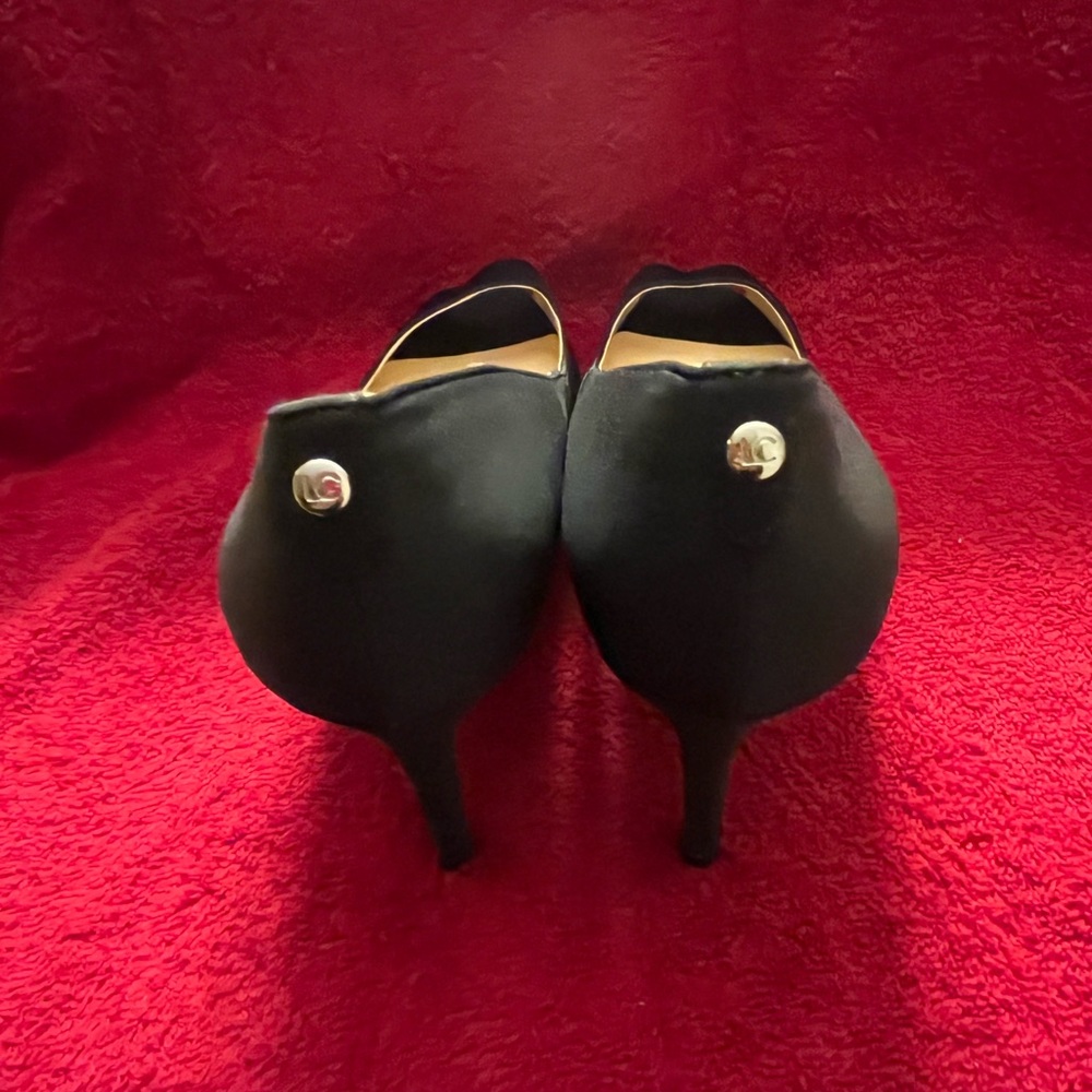 Elegantly Liz Claiborne Black Peep-Toe Heels - Picture 7 of 9